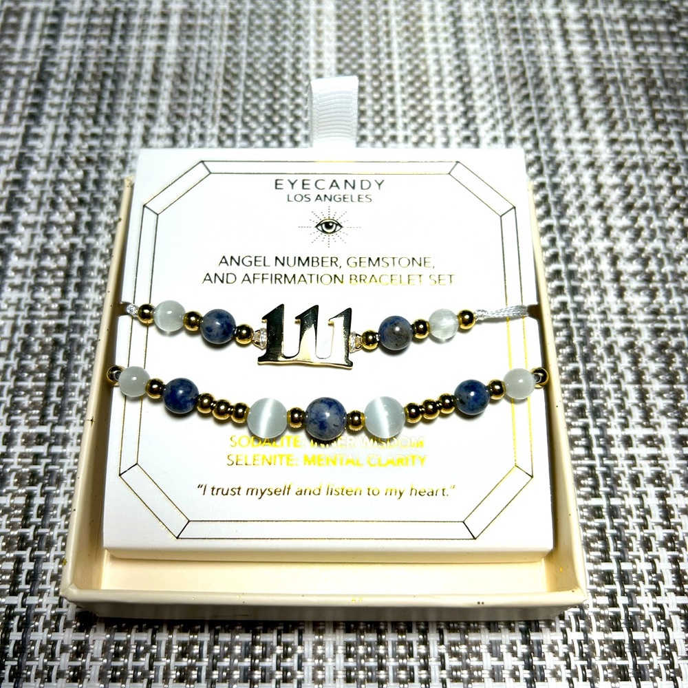 Eye Candy BRAND NEW 2 gold toned adjustable bracelet with stones ❤️ Box included
